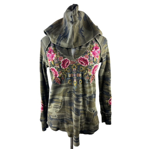 Johnny Was Thermal Waffle Knit Embroidered Camo Hoodie Pullover Green Size Small - Picture 3 of 11